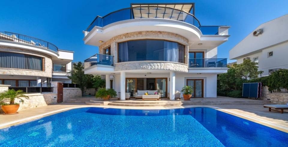 Kaş Kalkan'da Geniş Ailelere Uygun, Özel Havuzlu, Şık Villa