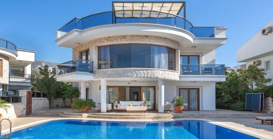 Kaş Kalkan'da Geniş Ailelere Uygun, Özel Havuzlu, Şık Villa