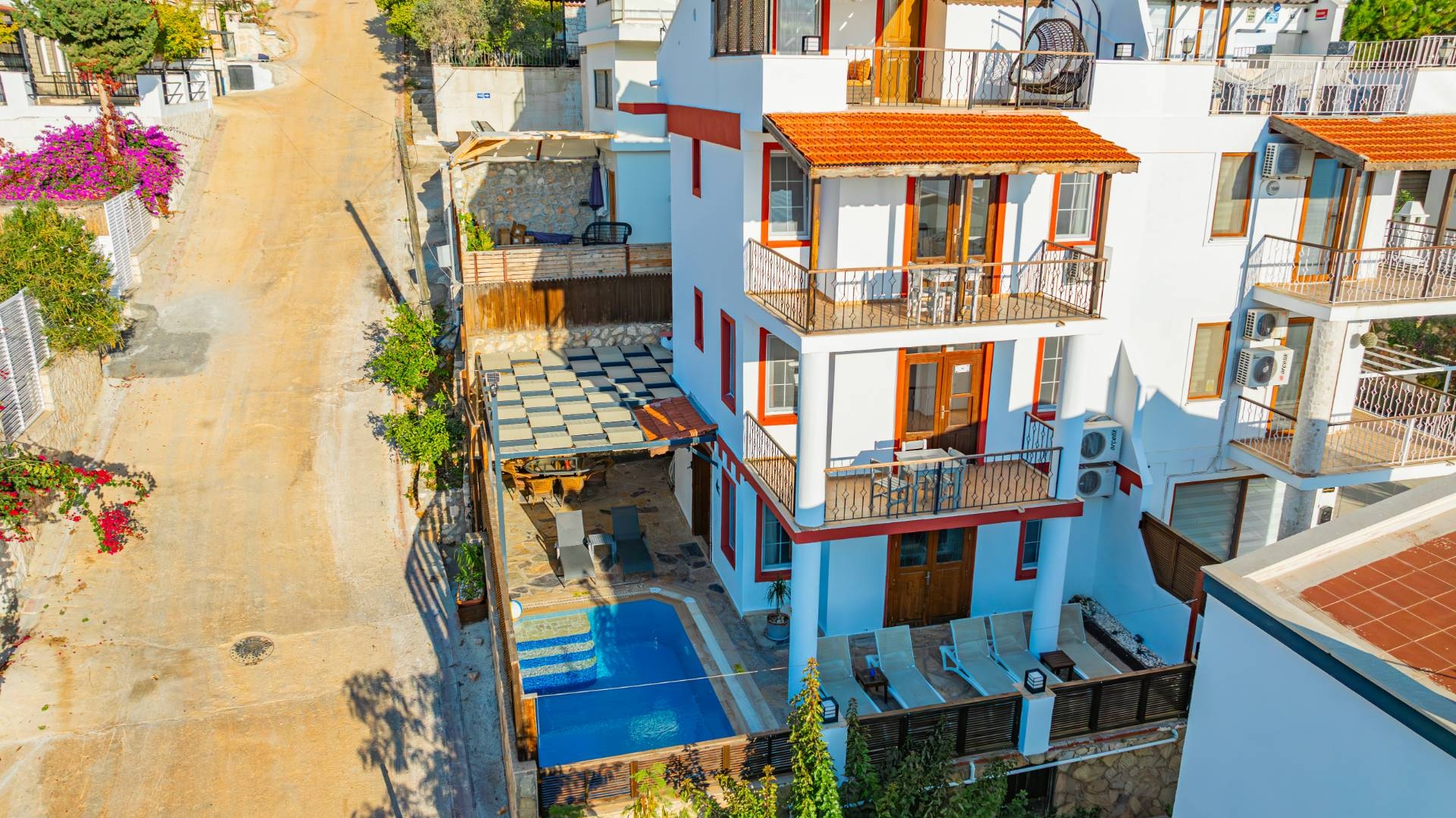 Kaş Kalkan'da Kalabalık Ailelere Uygun, Özel Havuzlu, Şık Villa