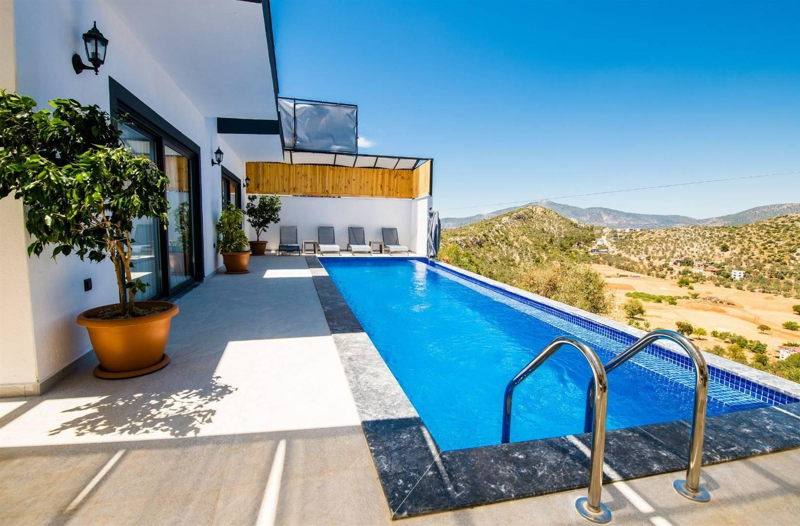 Kaş Bezirgan'da Huzurlu Doğada, Özel Havuzlu, Modern Villa-42069