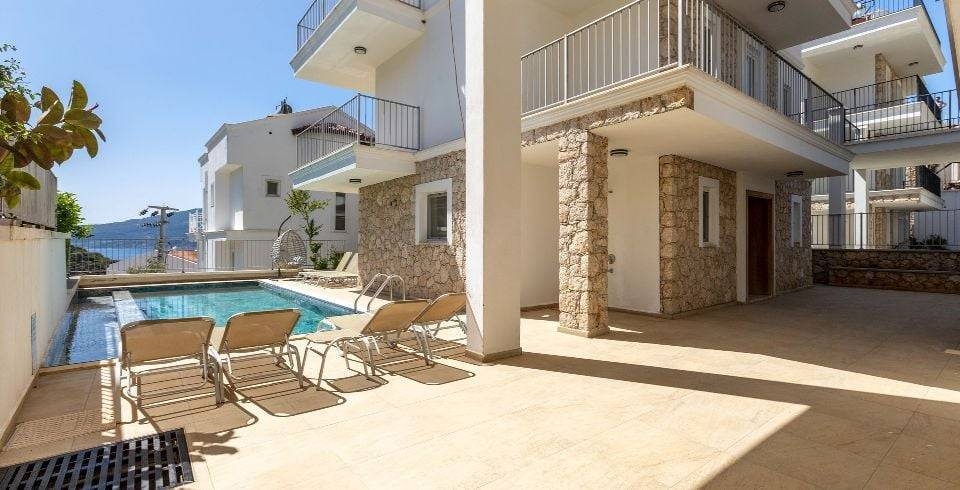 Kaş Kalkan'da Merkeze Yakın Konumda, Özel Havuzlu, Konforlu Villa