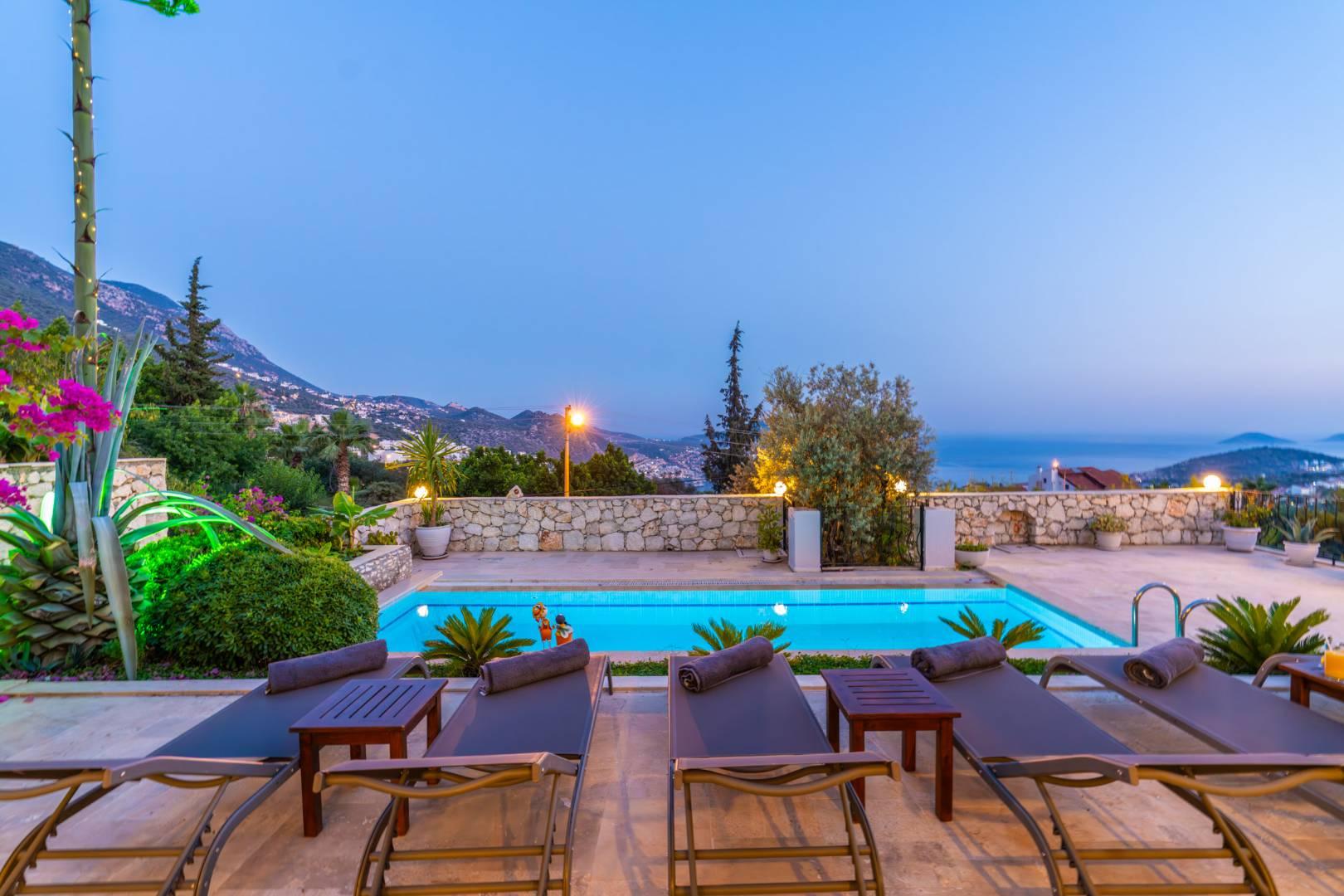 Kaş Kalkan'da Merkezi Konumda, Isıtmalı Özel Havuzlu, Tatil Villası-41215