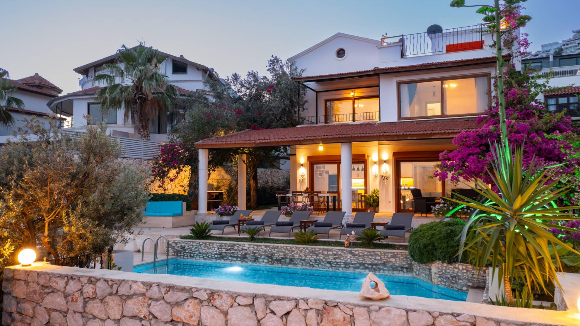 Kaş Kalkan'da Merkezi Konumda, Isıtmalı Özel Havuzlu, Tatil Villası-41215