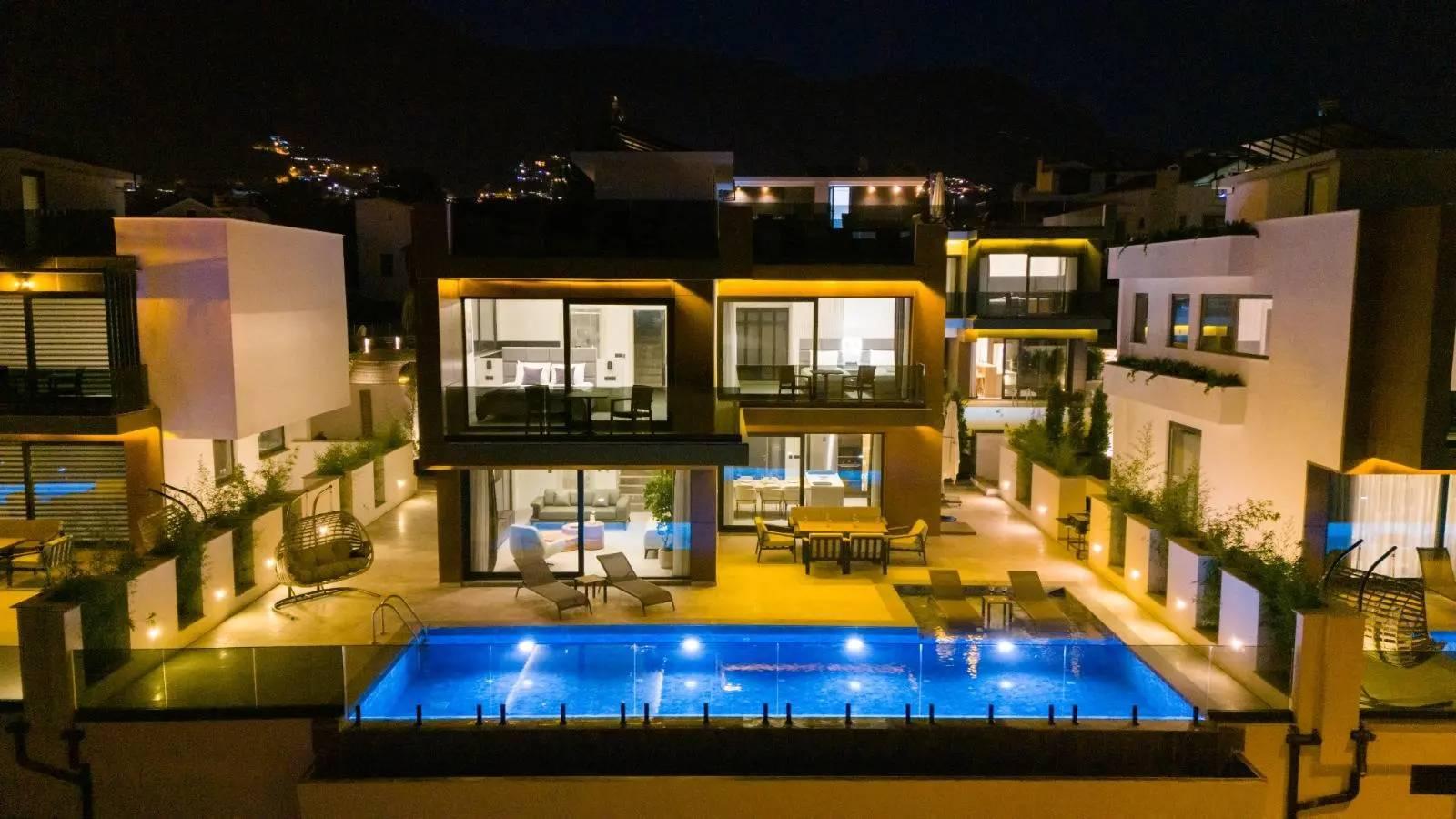 Kaş Kalamar Bölgesinde Merkezi Konumda, Özel Havuzlu, Kiralık Villa-43088