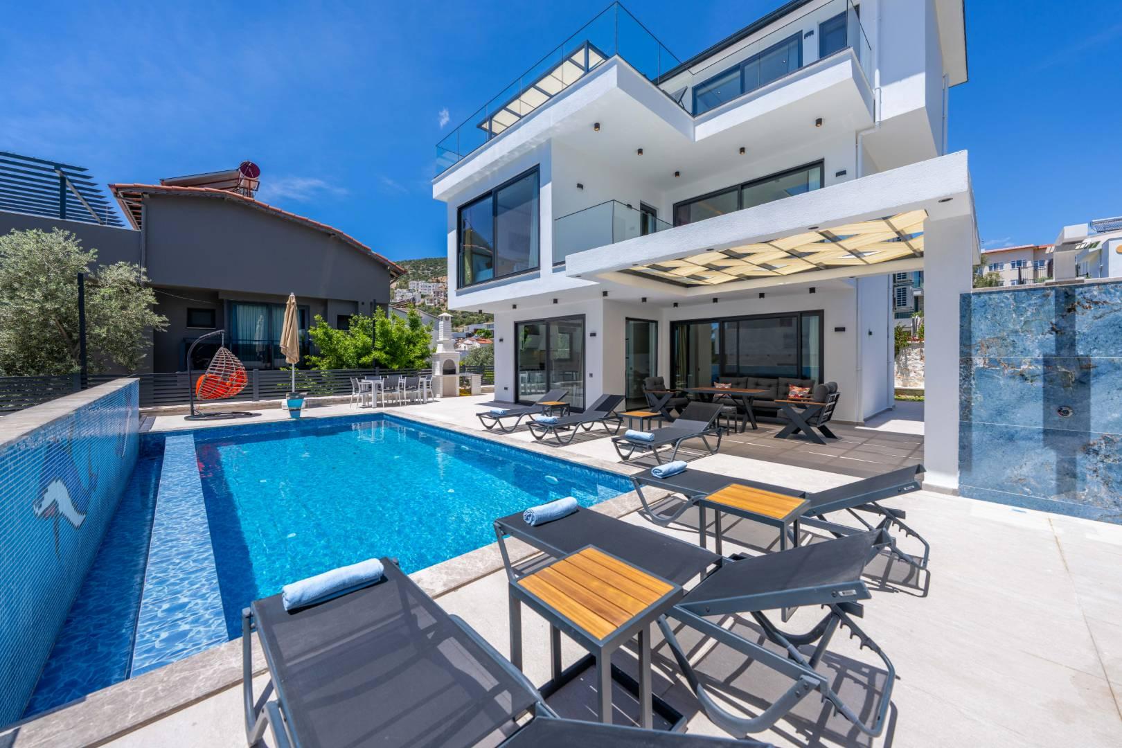 Kaş Kalkan'da Merkezi Konumlu, Özel Havuzlu, 6 Kişilik, Jakuzili Villa-43729