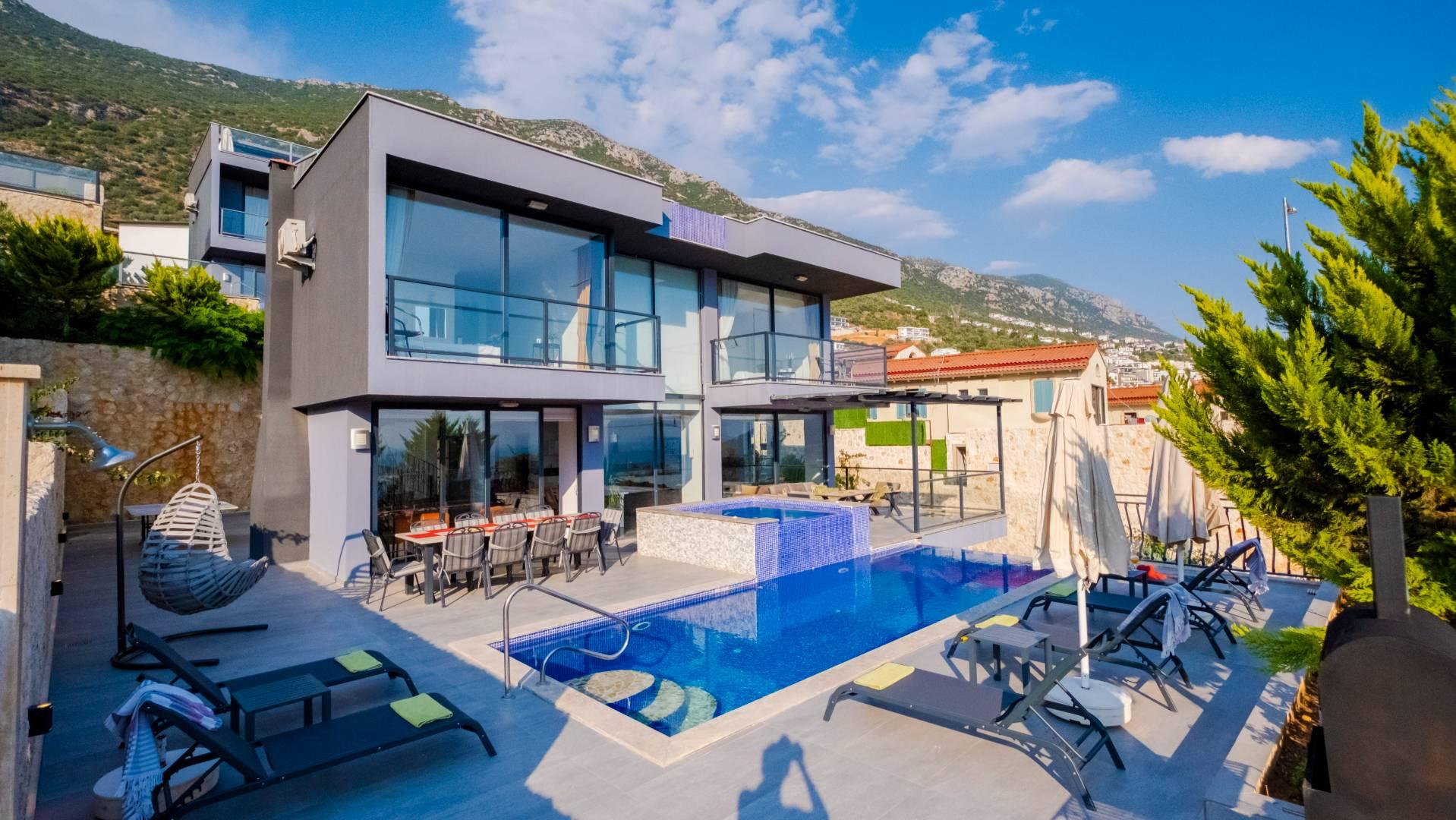 Kaş Kalkan'da Modern Tasarımlı, Özel Çift Havuzlu, Konforlu Villa-41218