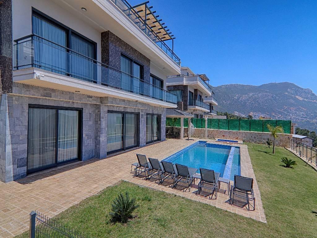 Kaş Kalkan'da Modern Tasarımlı, Özel Havuzlu, Kiralık Villa-35296