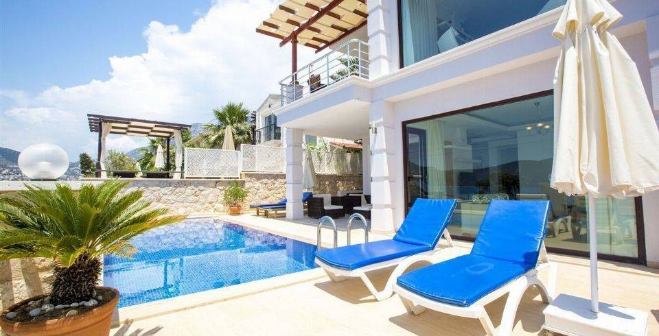Kaş Kalkan'da Göz Alıcı Deniz Manzaralı, Özel Havuzlu, 3+1 Villa