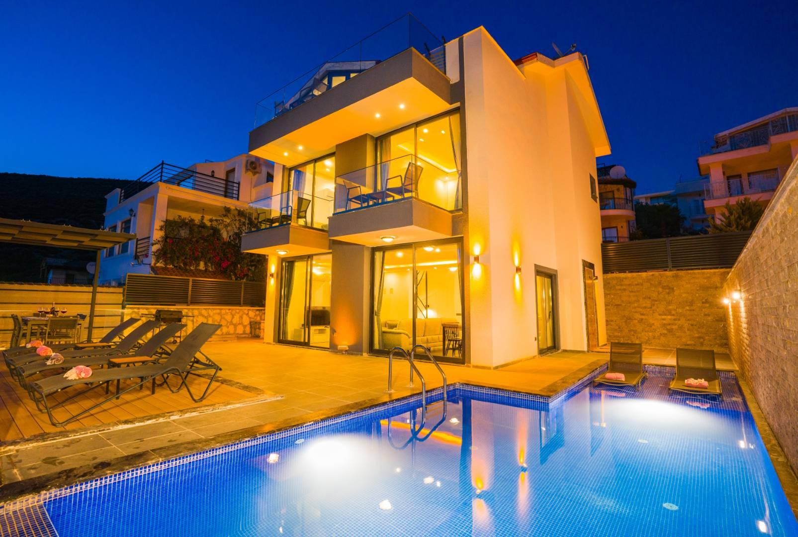 Kaş Kalkan'da Muhteşem Deniz Manzaralı, Özel Havuzlu, Jakuzili Villa-42533