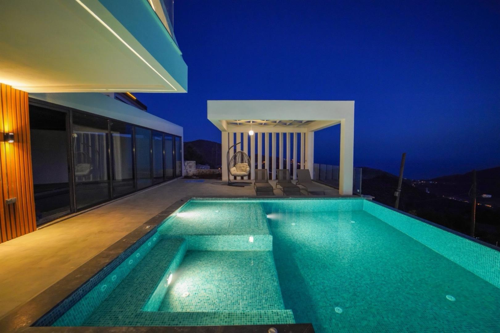 Kaş Bezirgan'da Büyüleyici Deniz Manzaralı, Özel Havuzlu, Şık Villa-38879