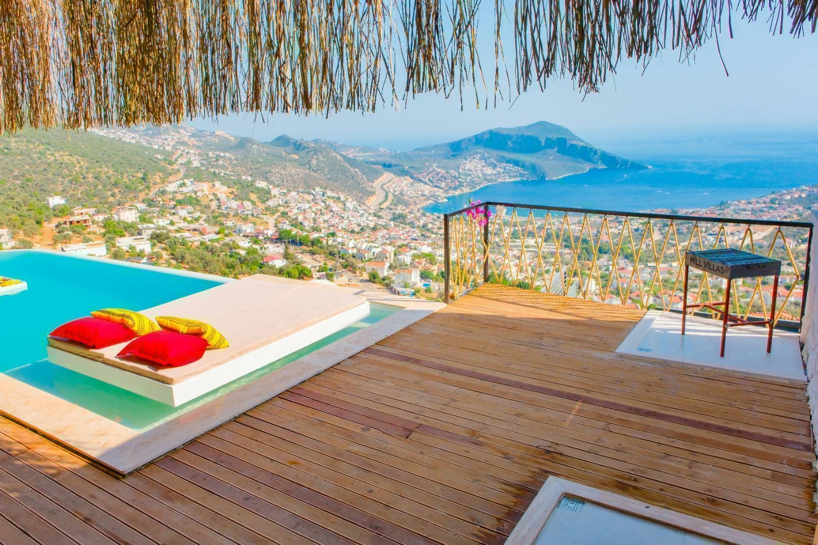 Kaş İslamlar'da Muhteşem Deniz Manzaralı, Özel Havuzlu, Tiny House