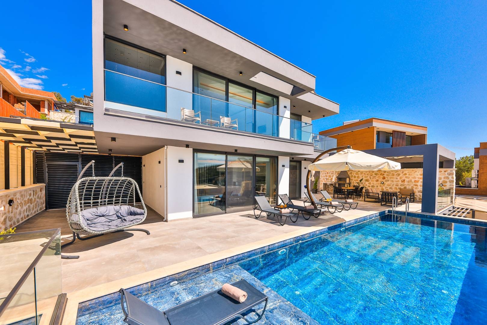 Kaş Kalkan'da Muhteşem Doğa İçerisinde, Özel Havuzlu, Şık Villa