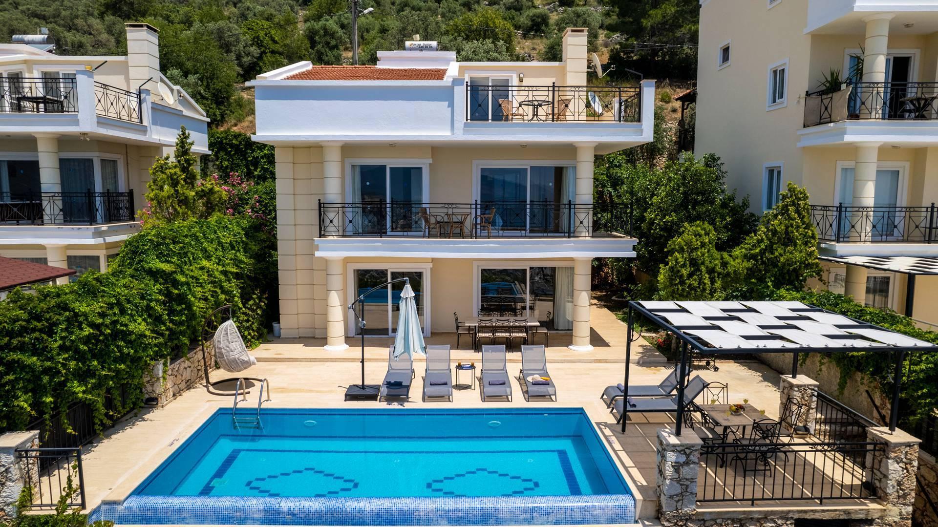 Kaş Kalkan'da Göz Alıcı Deniz Manzaralı, Özel Havuzlu, Jakuzili Villa-11568