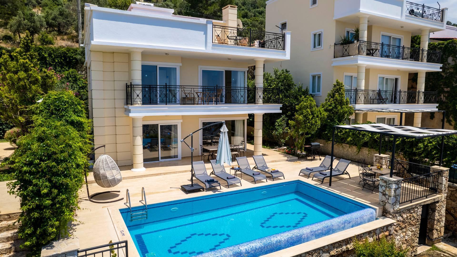 Kaş Kalkan'da Göz Alıcı Deniz Manzaralı, Özel Havuzlu, Jakuzili Villa-11568