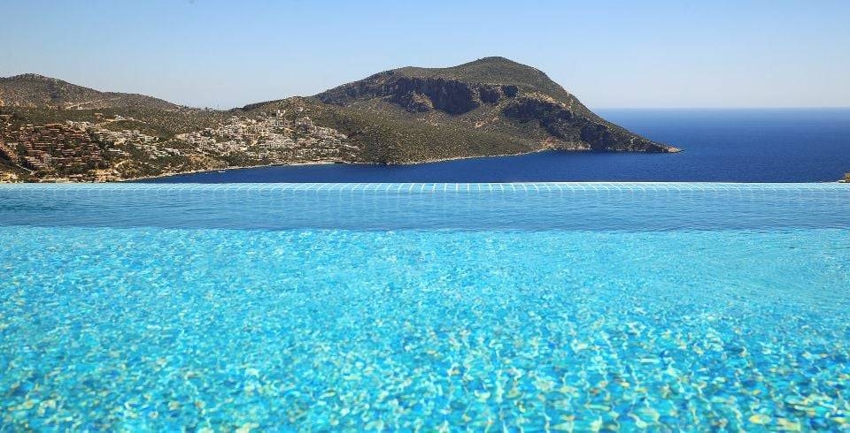 Kaş Kalkan'da Muhteşem Tasarımlı, Özel Havuzlu, Deniz Manzaralı Villa