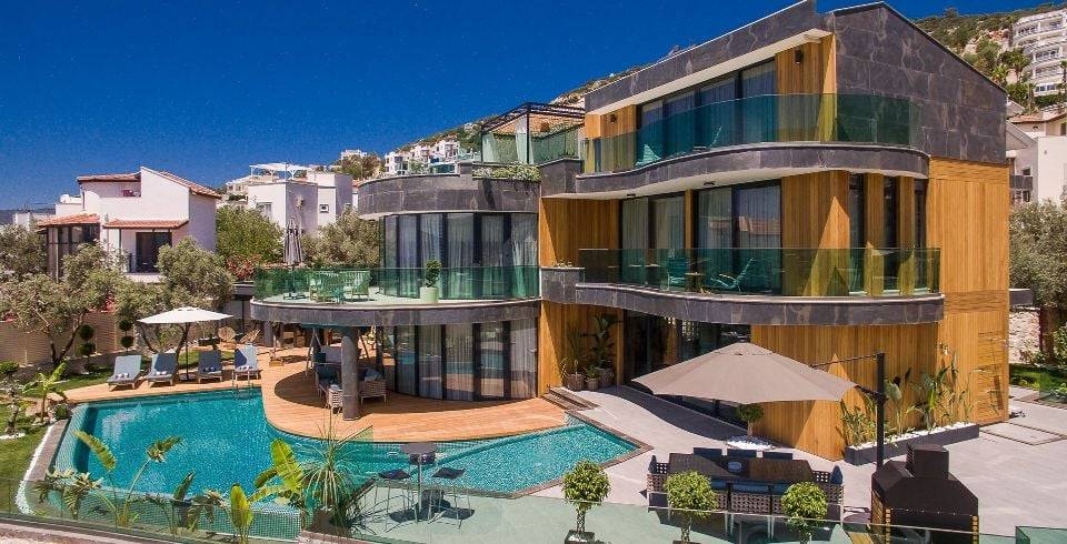 Kaş Kalkan'da Muhteşem Tasarımlı, Özel Havuzlu, Deniz Manzaralı Villa