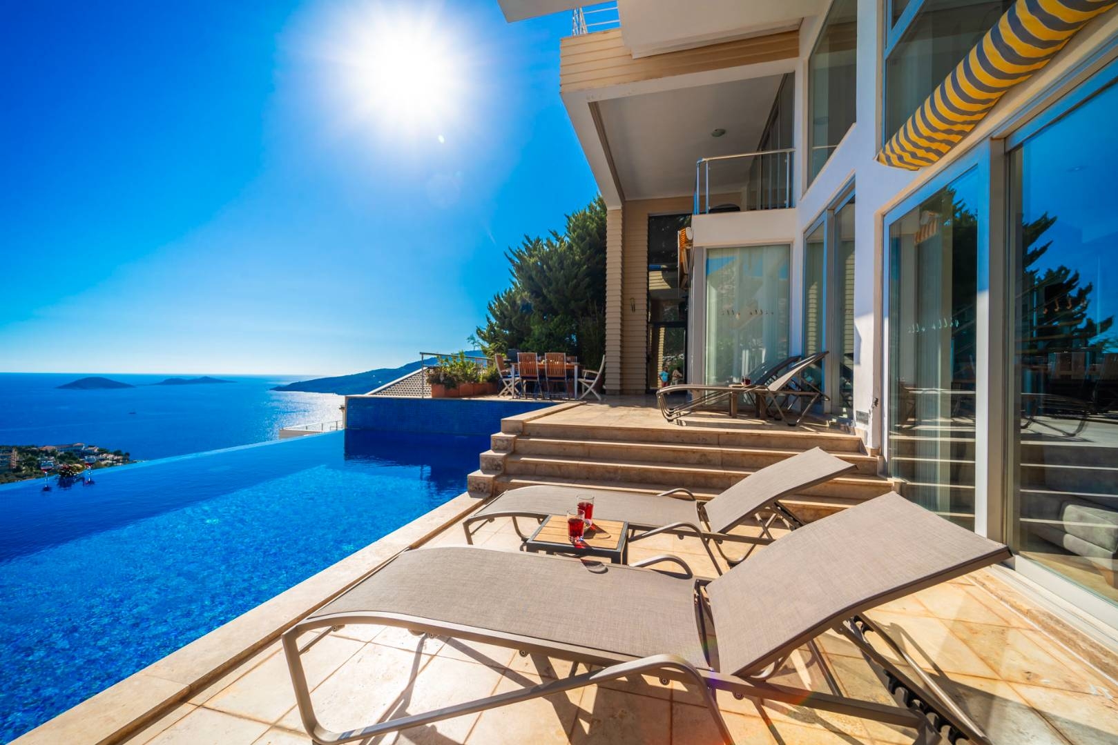Kaş Kalkan'da Nefes Kesen Deniz Manzaralı, Özel Havuzlu, Şık Villa