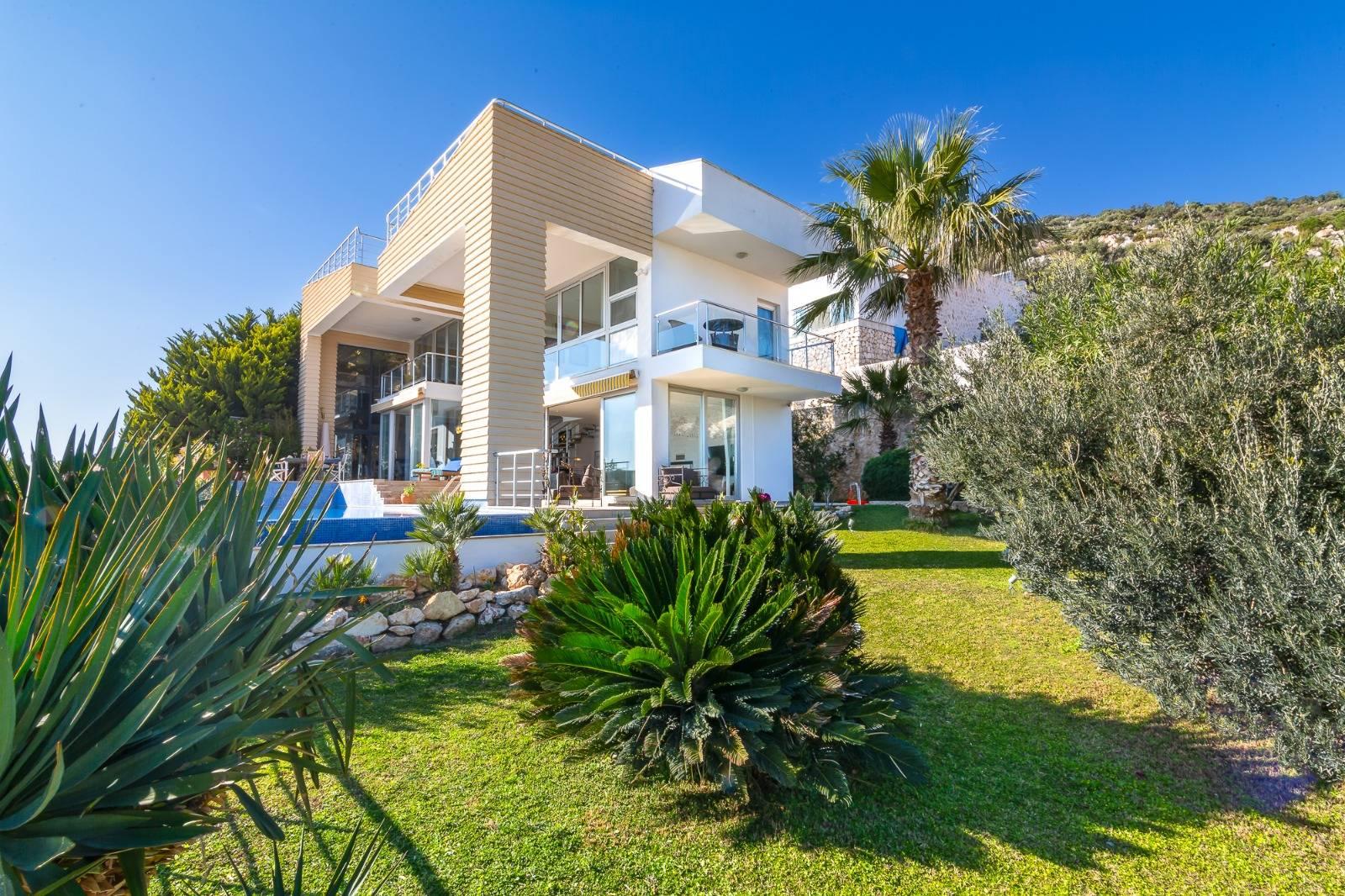 Kaş Kalkan'da Nefes Kesen Deniz Manzaralı, Özel Havuzlu, Şık Villa-41205