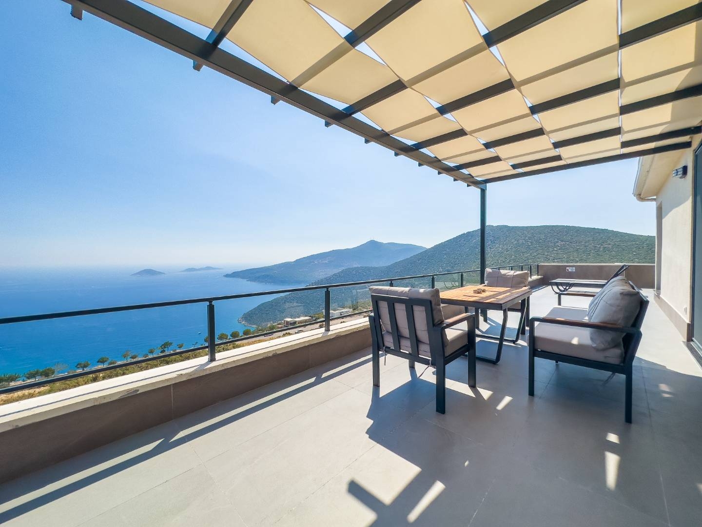 Kaş Kalkan'da Özel Havuzlu, Kalabalık Gruplar İçin Uygun, Modern Villa