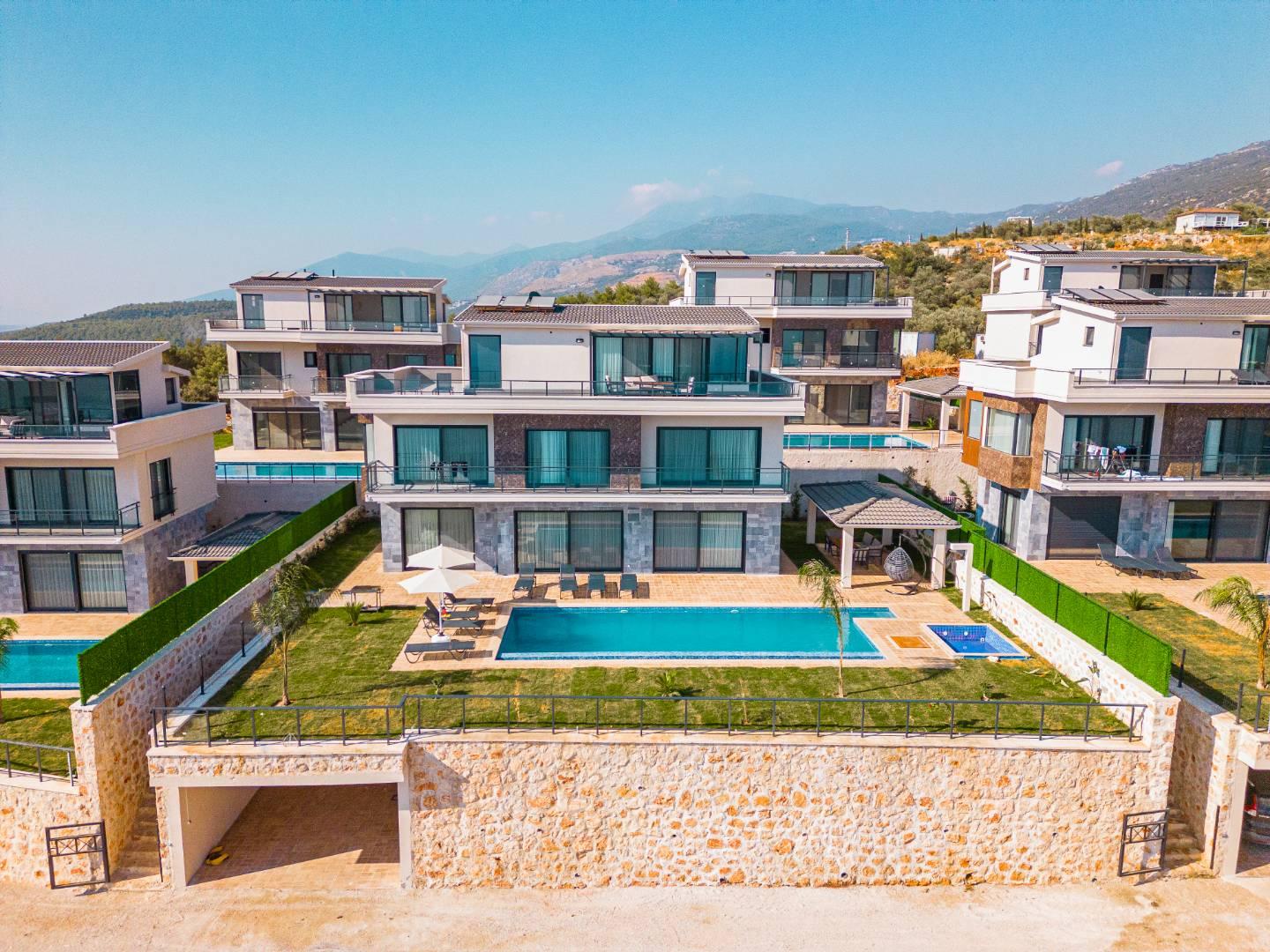 Kaş Kalkan'da Özel Havuzlu, Kalabalık Gruplar İçin Uygun, Modern Villa-37304