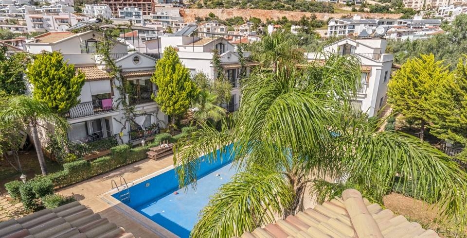 Kaş Kalkan'da Yeşillikler İçerisinde, Ortak Havuzlu, Dubleks Tatil Evi