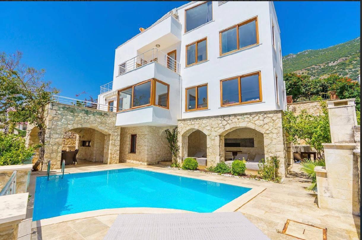Kaş Kalkan'da Yeşillikler İçerisinde, Özel Havuzlu, Konforlu Villa-42519