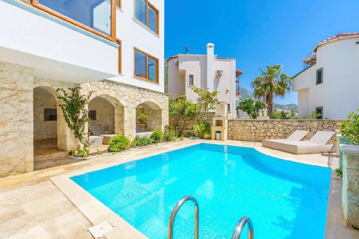 Kaş Kalkan'da Yeşillikler İçerisinde, Özel Havuzlu, Konforlu Villa-42519