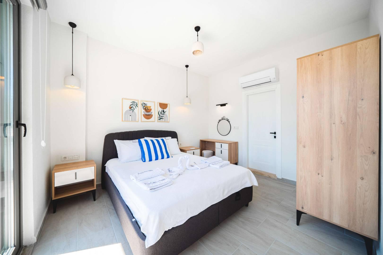 Kaş Kasaba'da Minimalist Tasarımlı, Özel Havuzlu, Balayı Villası-43099