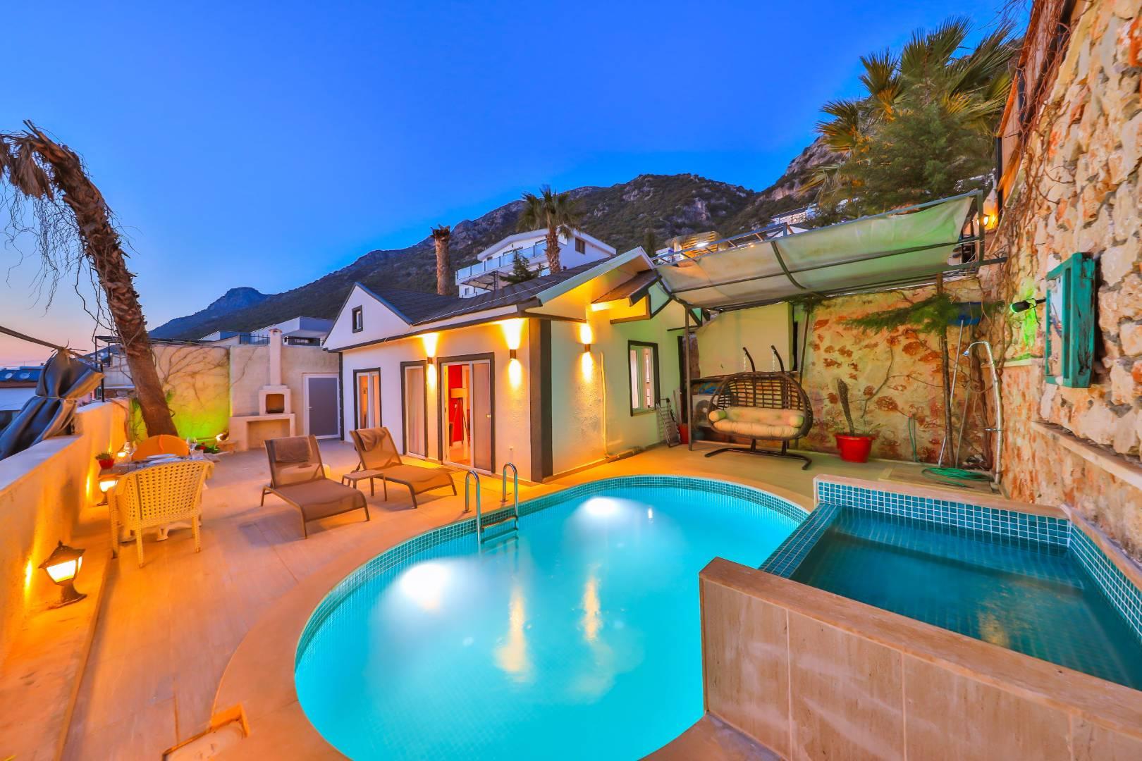 Kaş Kördere'de Balayı Çiftlerine Uygun, Özel Havuzlu, Jakuzili Villa-43201