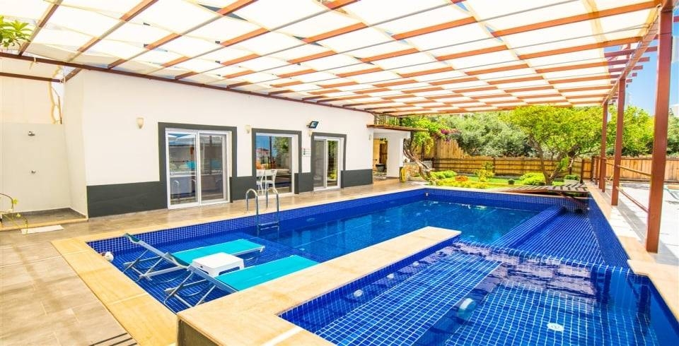Kaş Bezirgan'da Balayı Çiftlerine Uygun, Özel Havuzlu, Şık Villa