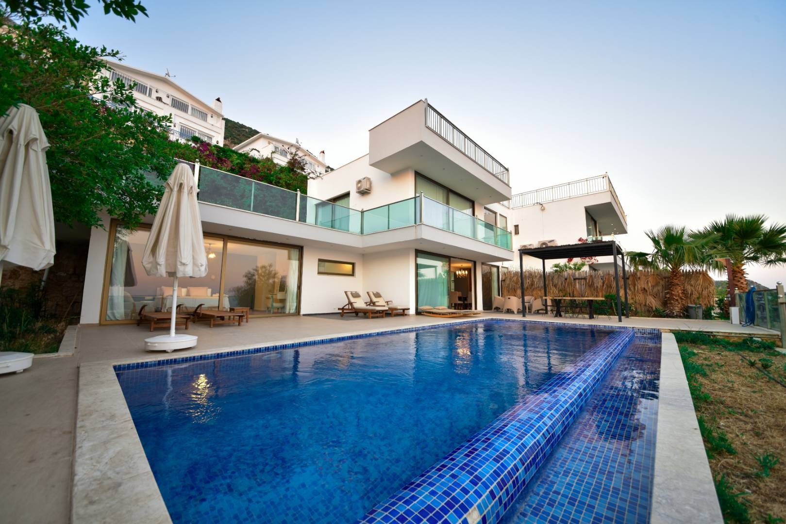 Kaş Kördere'de Deniz Manzaralı, Özel Havuzlu, Lüks Villa