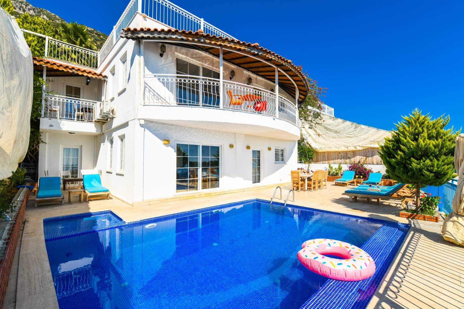 Kaş Kördere'de Geniş Ailelere Uygun, Özel Havuzlu, 10 Kişilik Villa-40236