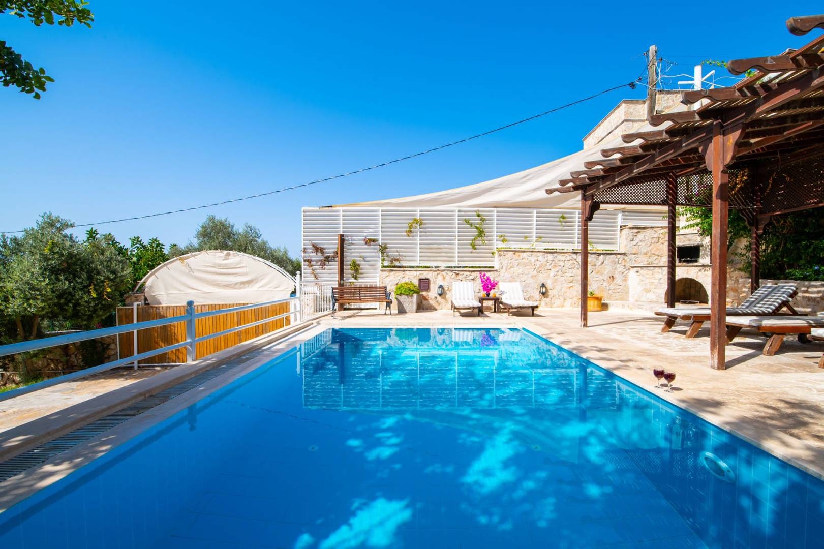 Kalkan Kördere'de Nezih Konumda, Özel Havuzlu, Kiralık Villa