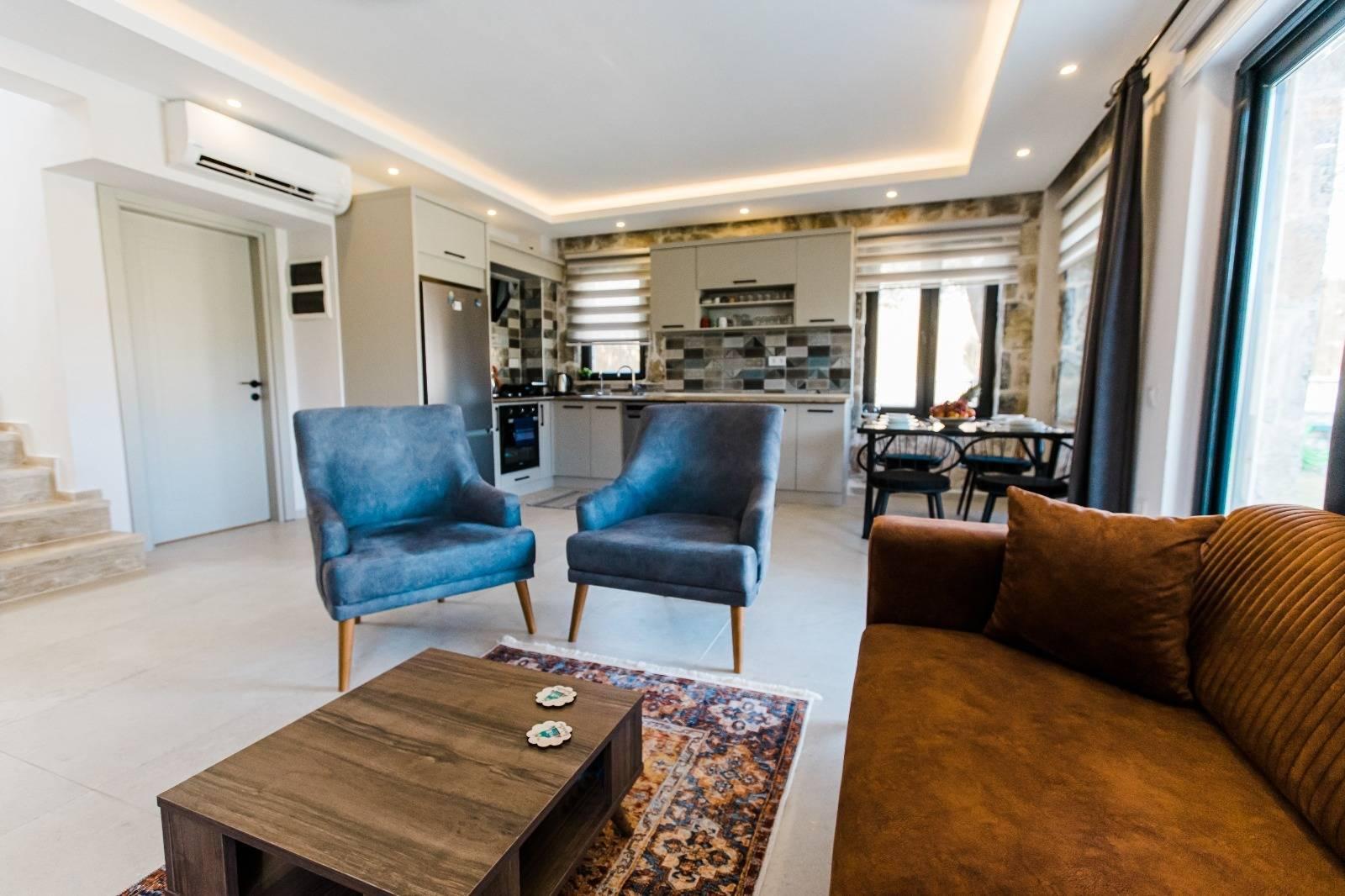 Kaş Patara'da Denize Yakın, Geniş Bahçeli, Özel Havuzlu, Taş Villa-35331