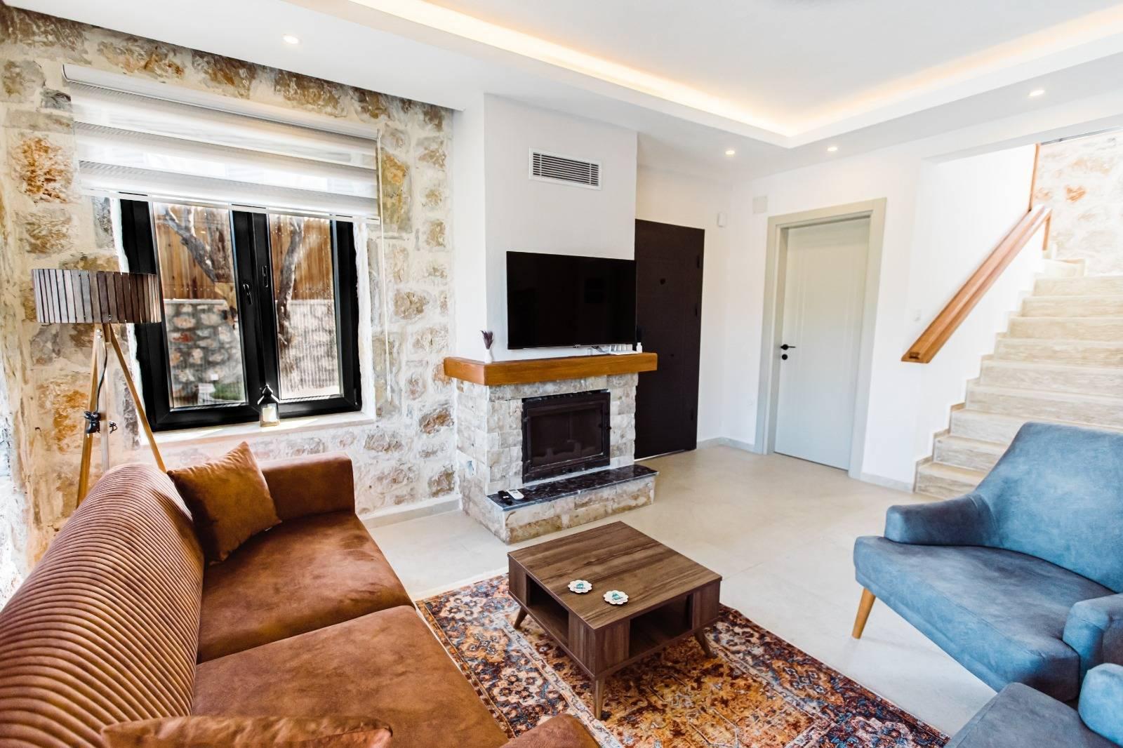 Kaş Patara'da Denize Yakın, Geniş Bahçeli, Özel Havuzlu, Taş Villa-35331