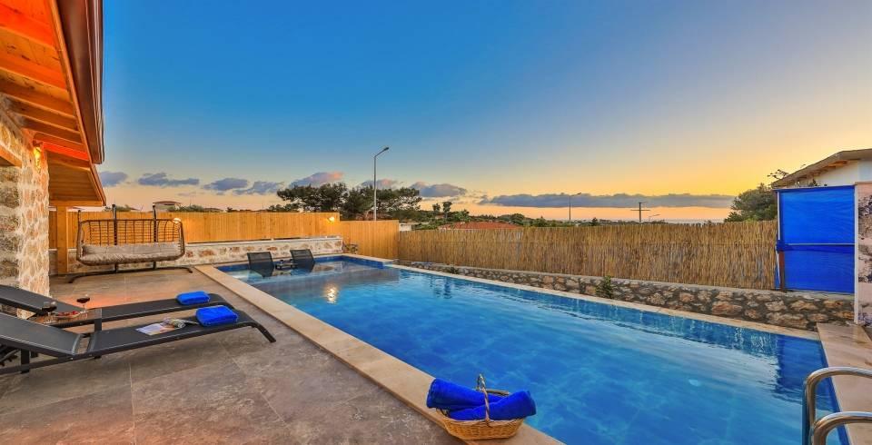 Kaş Gelemiş'de Denize Yakın Konumda, Özel Havuzlu, Şık Villa-40385