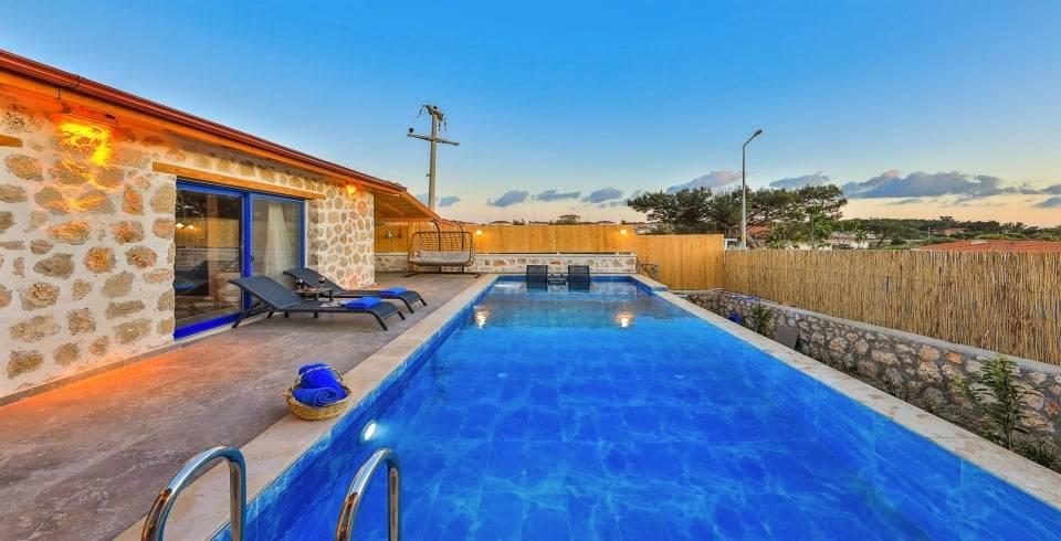 Kaş Gelemiş'de Denize Yakın Konumda, Özel Havuzlu, Şık Villa-40385
