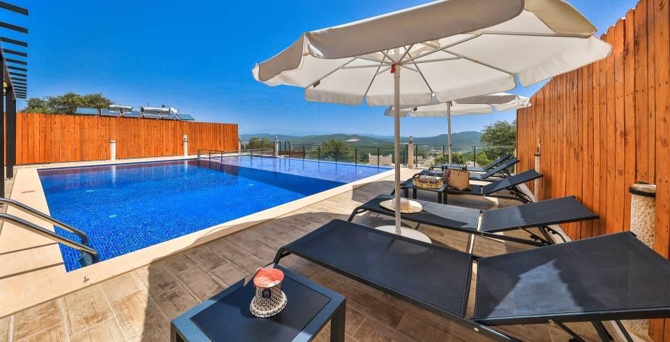 Kaş Pınarbaşı'nda Sakin Konumda, Özel Havuzlu, Modern Villa-40438