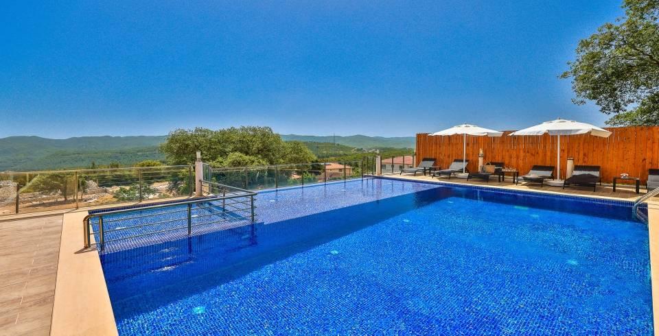 Kaş Pınarbaşı'nda Sakin Konumda, Özel Havuzlu, Modern Villa-40438