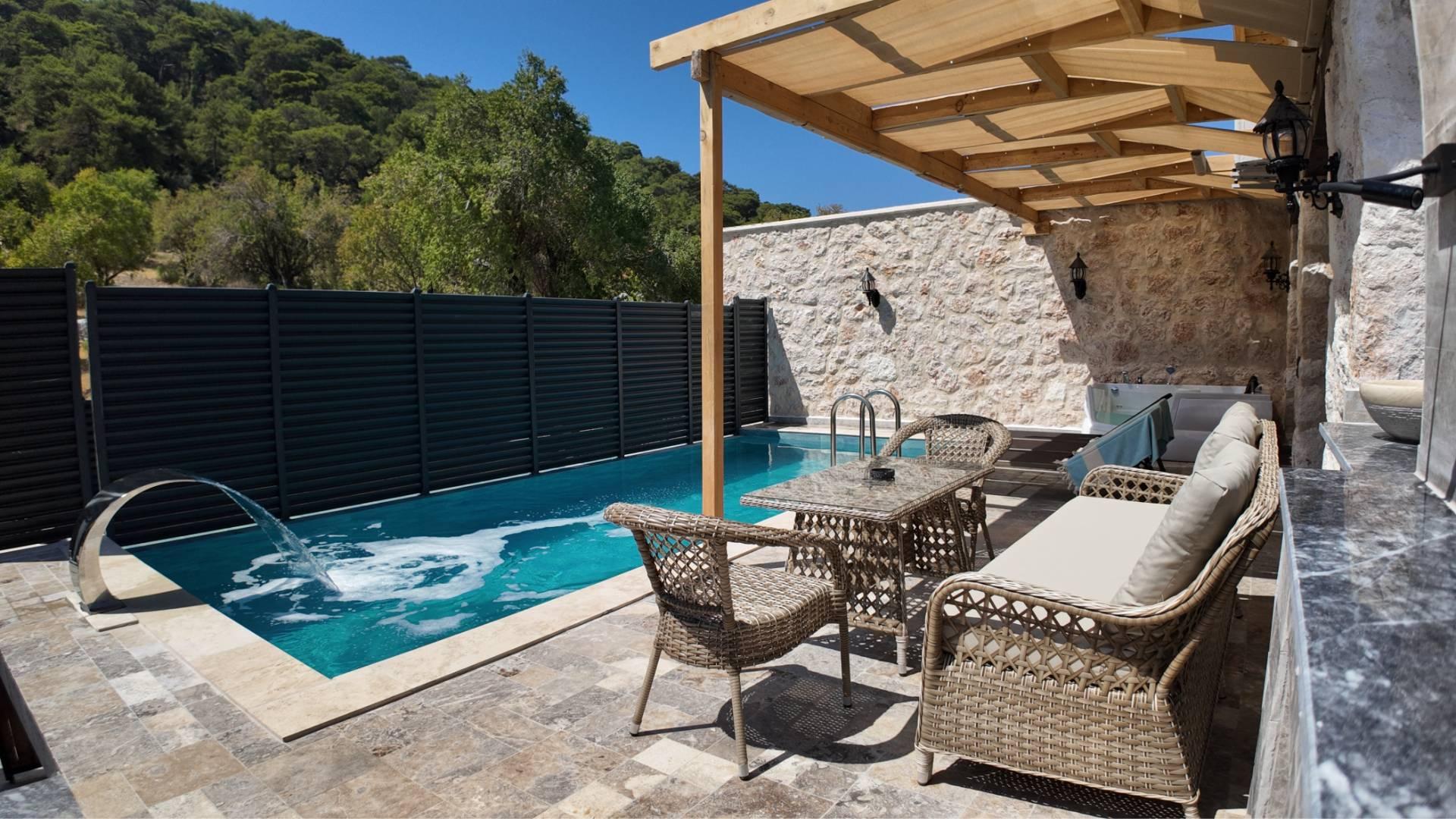 Kaş Sarıbelen'de Balayı Çiftlerine Uygun, Özel Havuzlu, Şık Villa-42578