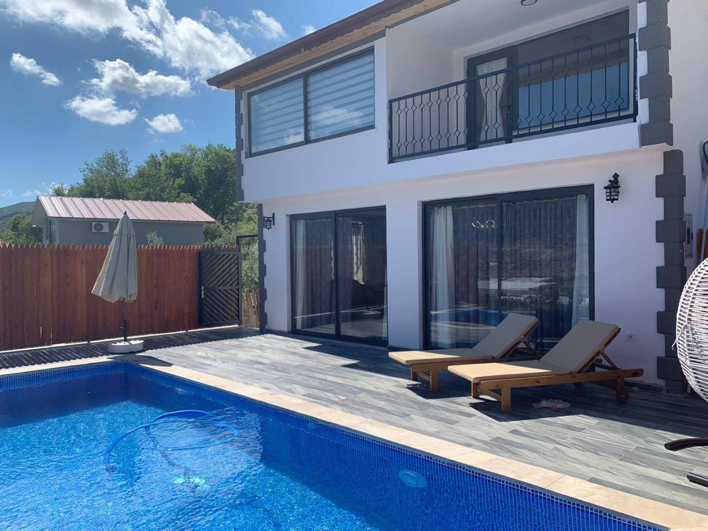 Kaş Sarıbelen'de Balayı Çiftlerine Uygun, Özel Havuzlu, Şık Villa