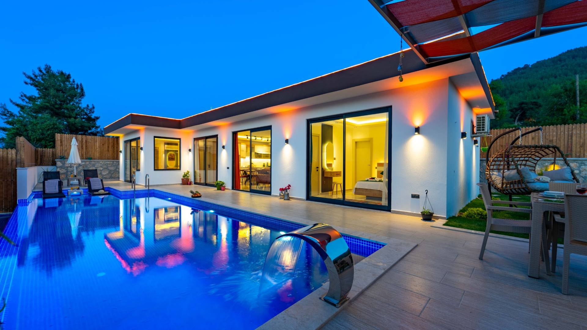 Kaş Sarıbelen'de Çekirdek Ailelere Uygun, Özel Havuzlu, 2+1 Villa