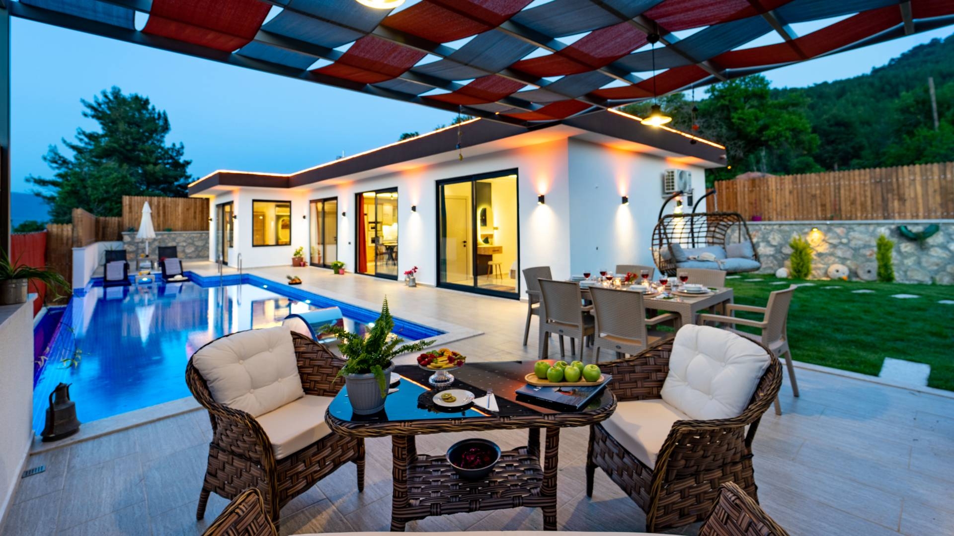 Kaş Sarıbelen'de Çekirdek Ailelere Uygun, Özel Havuzlu, 2+1 Villa