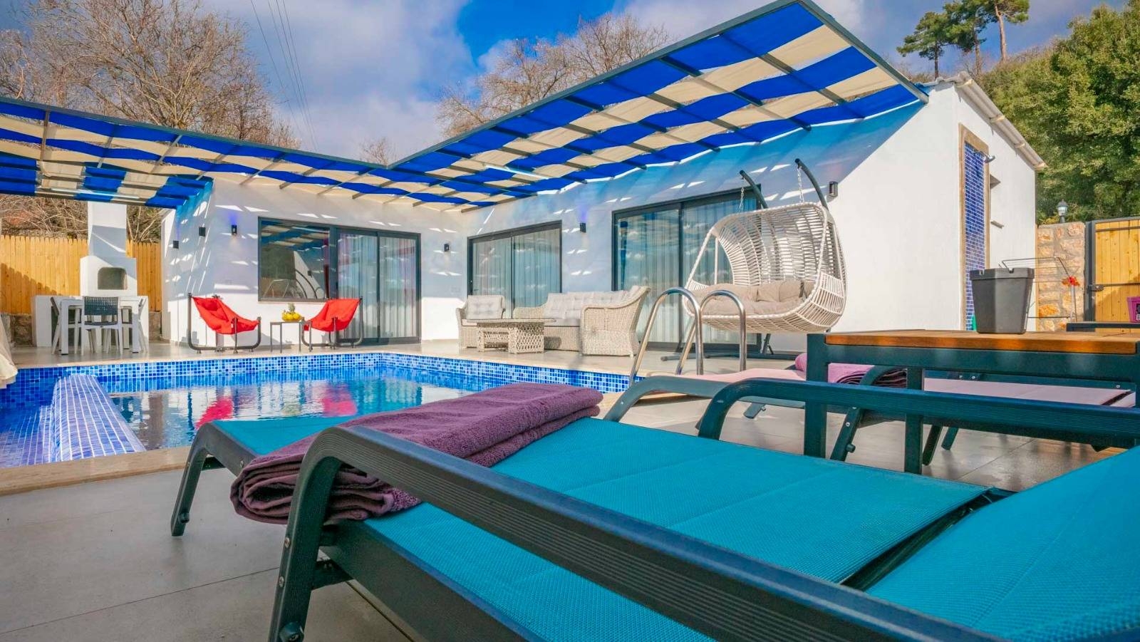 Kaş Sarıbelen'de Çekirdek Ailelere Uygun, Özel Havuzlu, Ferah Villa