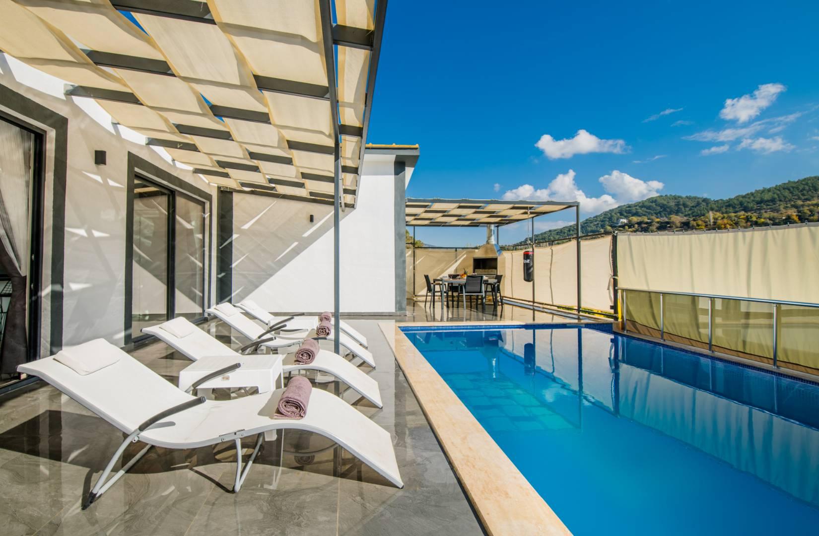 Kaş Sarıbelen'de Çekirdek Ailelere Uygun, Özel Havuzlu, Şık Villa-43554