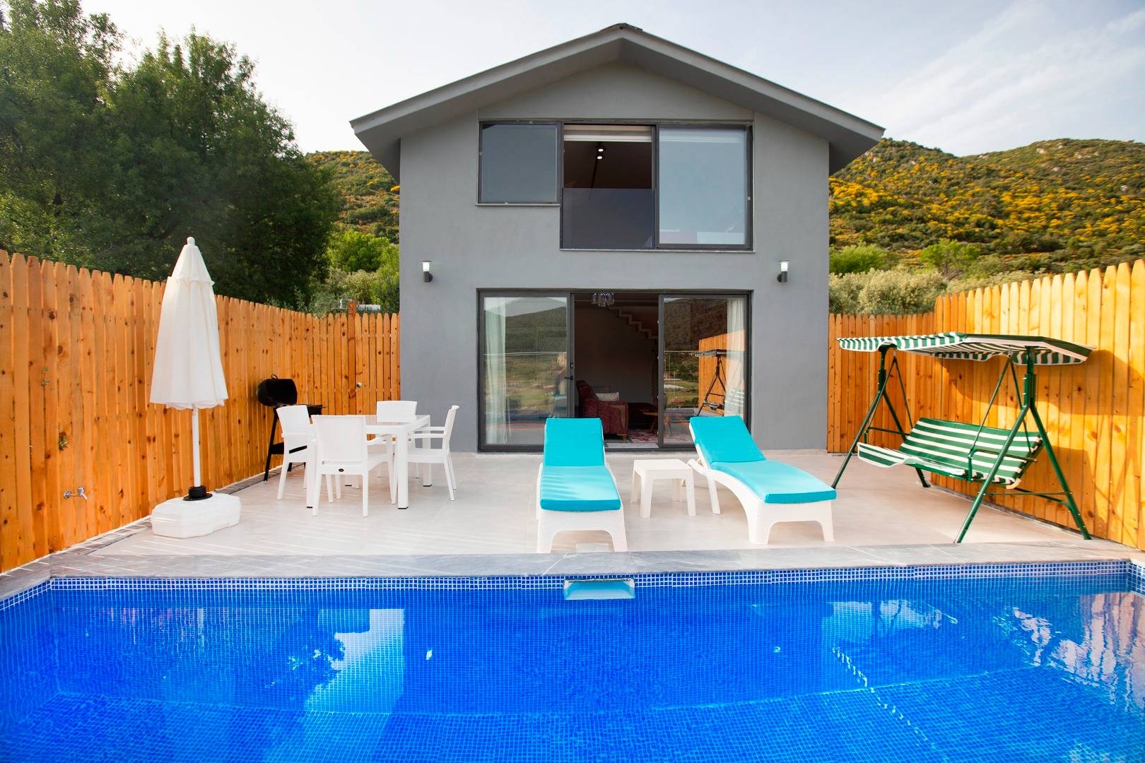 Kaş Sarıbelen'de Doğa İçerisinde, Özel Havuzlu, 1+1 Villa