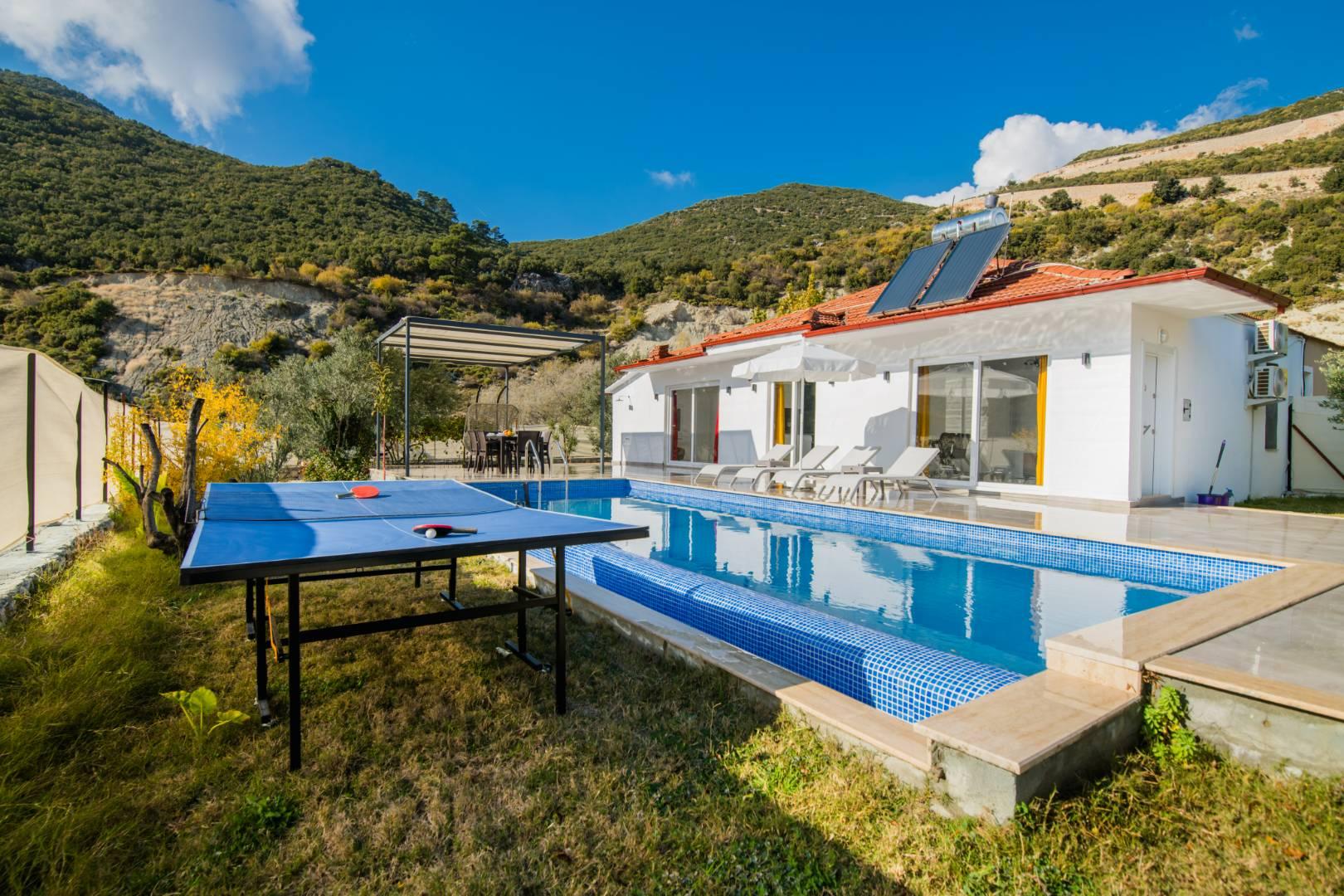 Kaş Sarıbelen'de Doğa İçerisinde, Özel Havuzlu, Kiralık Villa-43553