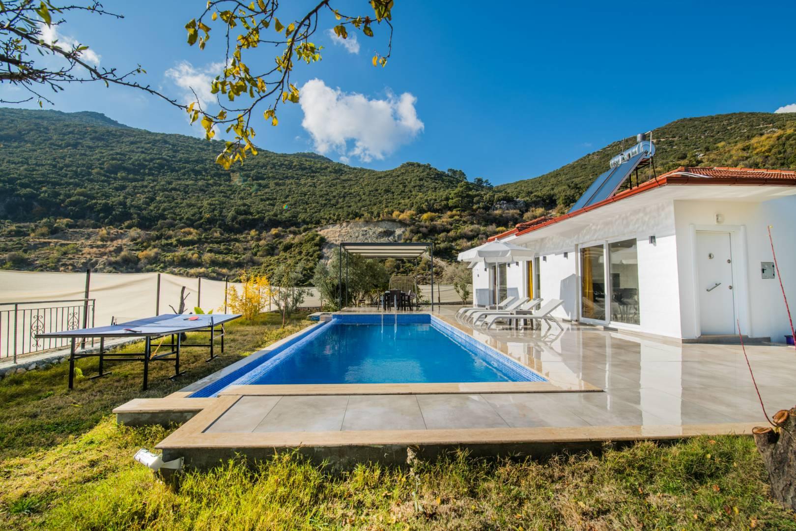 Kaş Sarıbelen'de Doğa İçerisinde, Özel Havuzlu, Kiralık Villa-43553