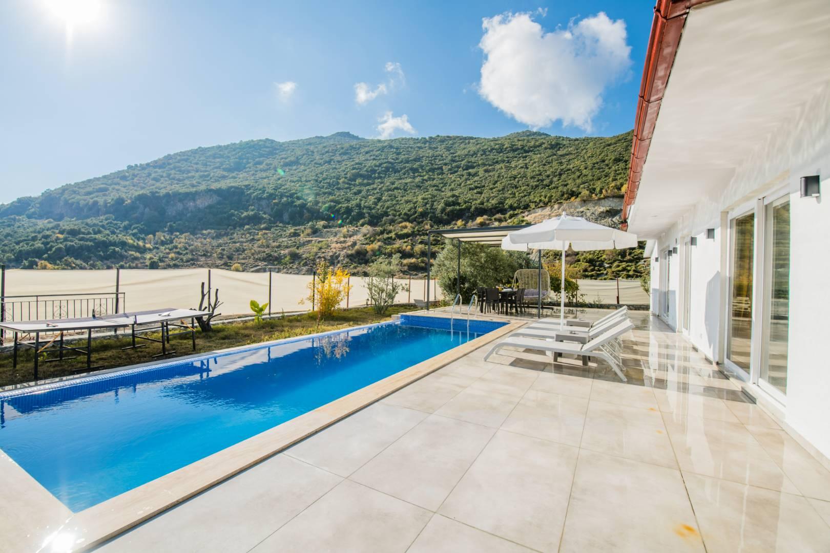 Kaş Sarıbelen'de Doğa İçerisinde, Özel Havuzlu, Kiralık Villa-43553