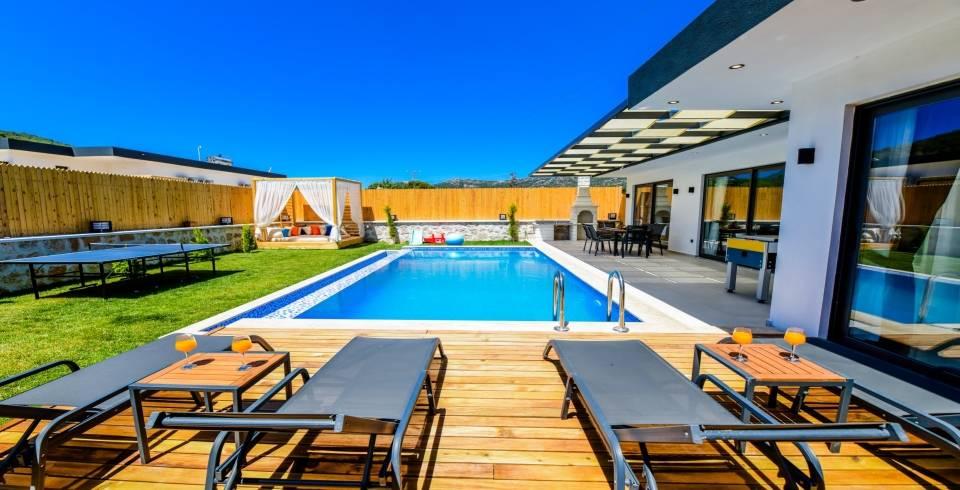Kaş Sarıbelen'de Doğa İçerisinde, Özel Havuzlu, Şık Kiralık Villa-40146